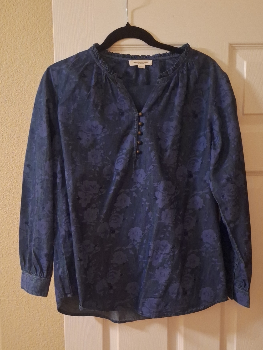 Banana Republic Dark Navy Floral Jacquard Henley Blouse